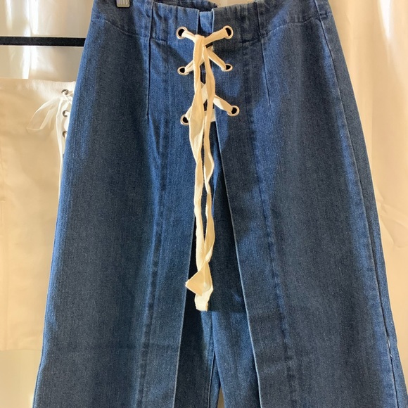 Set - Picture 2 of 3